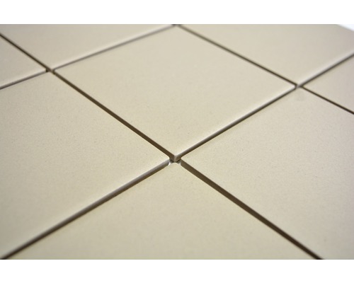 Quadratische Bodenfliesen im Detail