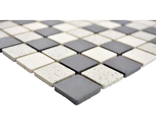 Mosaikfliesen aus Keramik mit quadratischem Muster