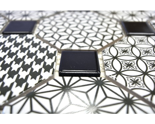 Mosaikfliesen mit geometrischen Mustern