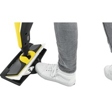 Dampfreiniger mit Fußbedienung zum Auswechseln des Reinigungstuchs