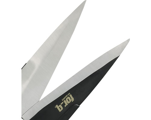 Detailansicht einer offenen Heckenschere