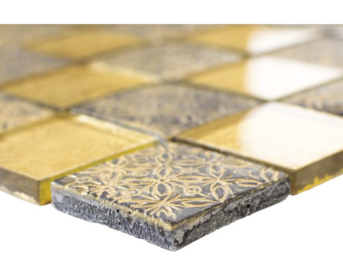 Mosaikfliese mit floralem Muster