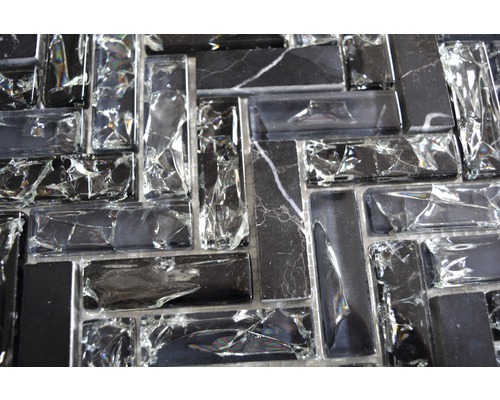 Mosaikfliese aus Glas und Naturstein
