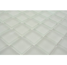 Detailaufnahme von Mosaikfliesen aus Glas