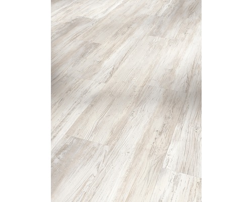 Nahaufnahme eines hellen Laminatbodens mit Holzoptik