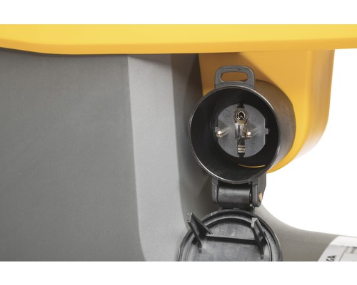 Detailaufnahme des Steckers für ein Gartengerät