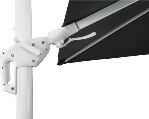 Detailansicht eines Sonnenschirms mit Bedienmechanismus