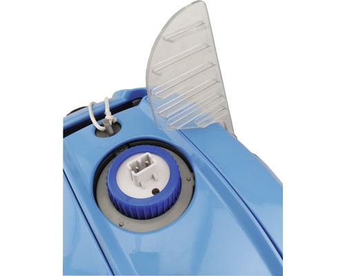 Detailaufnahme einer blauen Poolreinigungsmaschine mit durchsichtigem Schutzschild und Anschluss