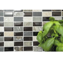Mosaikfliesen mit Stein- und Glasoptik im rechteckigen Format