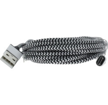 USB-Ladekabel mit USB-A auf USB-C Anschluss und schwarz-weiß gemusterter Textilummantelung.