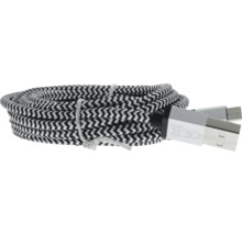 Aufgerolltes USB-A zu Micro-USB-Kabel mit schwarz-weißem Zickzack-Textilgeflecht.