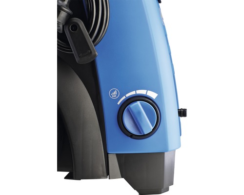 Detailansicht eines Hochdruckreinigers mit Druckregler