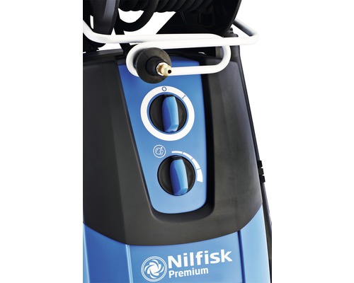 Nilfisk Hochdruckreiniger mit Reglern und Schlauchaufroller