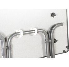 Detailansicht eines Tisches mit Gestell und Platte