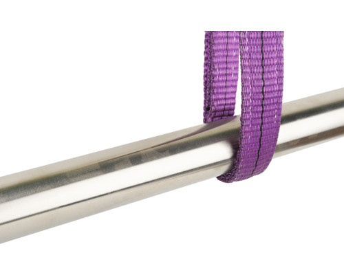 Hebegurt aus Textilgewebe um eine Metallstange