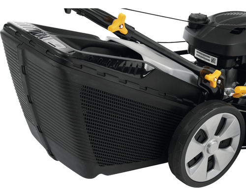 Detailaufnahme eines Rasenmähers mit Fangkorb.