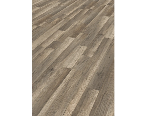 Verlegter Bodenbelag in Holzoptik.