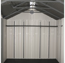 Innenansicht eines Gerätehauses mit Wandverstrebungen und Dachkonstruktion.
