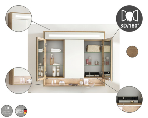 Geöffneter Spiegelschrank mit Beleuchtung und Einlegeböden