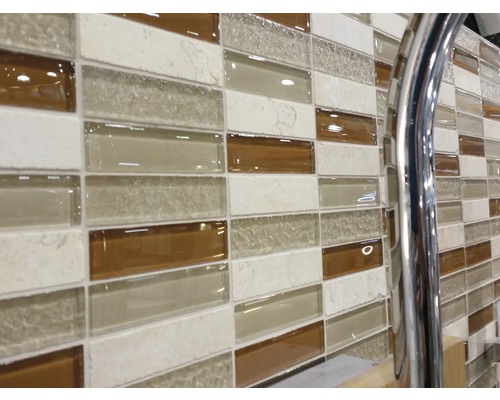 Mosaikfliesen mit Glas- und Steinoptik