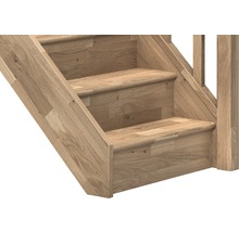 Detailansicht einer Holztreppe
