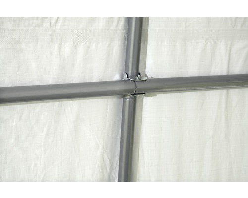 Detailansicht einer Metallrohrverbindung für ein Zelt