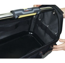 Innenansicht einer Werkzeugtasche mit Fächern und Tragegriff