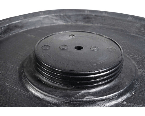 Detailansicht eines Regentonnen-Deckels