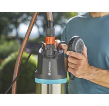Gardena Schmutzwasserpumpe mit Schlauchanschluss im Einsatz