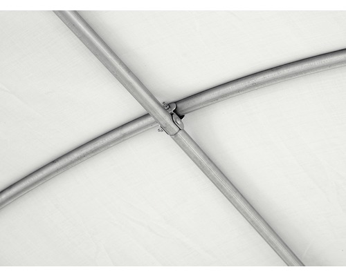 Detailansicht eines Zeltgestänges mit Verbindungselementen