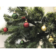 Weihnachtsbaum mit Christbaumkugeln