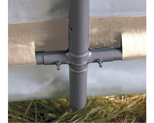 Detailansicht eines Zeltgestells aus Metall mit Schraubenbefestigung