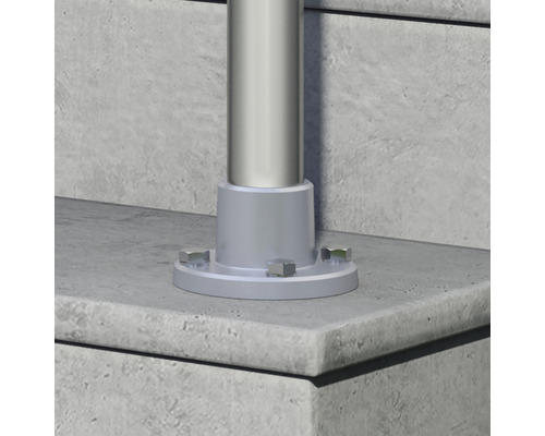 Pfostenfuß mit Bolzen auf Betonoberfläche