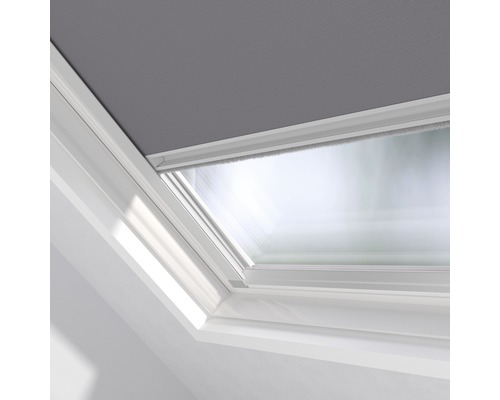 Dachfensterrollo im geschlossenen Zustand