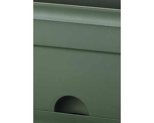 Detailansicht eines Komposters mit einer Entnahmeöffnung