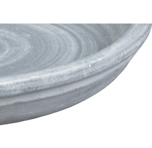 Detailansicht einer grauen Pflanzschale aus Stein