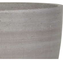 Detailansicht eines Pflanzgefäßes aus Beton