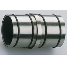 Rohrverbinder aus Metall mit O-Ringen