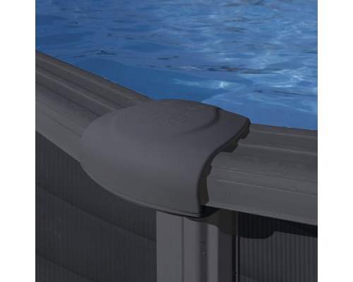 Detailansicht eines Stahlwandpools mit Poolabdeckung