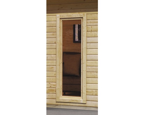 Holztürrahmen in einer Holzwand für Gartenhaus oder Gerätehaus