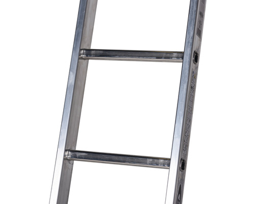 Detailansicht einer Aluminiumleiter mit Sprossen