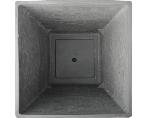 Innenansicht eines quadratischen Pflanzkübels