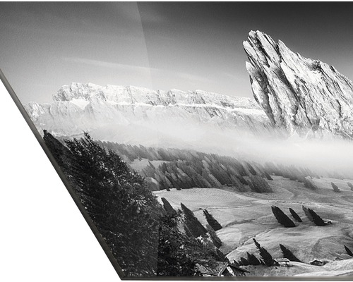 Schwarzweißes Landschaftsbild auf Glas