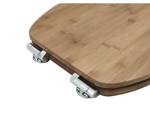 Toilettendeckel aus Bambus mit Chrombeschlägen