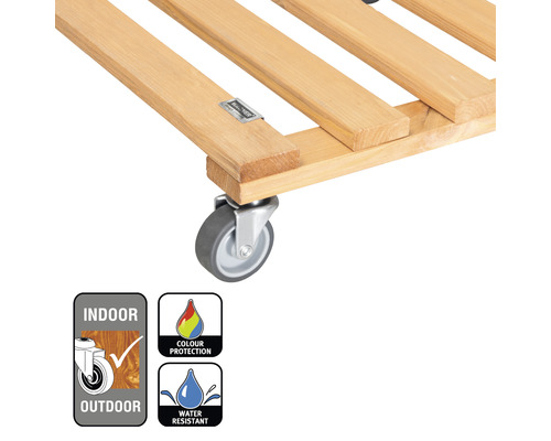 Detailansicht eines Pflanzenrollers aus Holz mit Rollen, geeignet für drinnen und draußen, mit Farbschutz und wasserabweisenden Eigenschaften