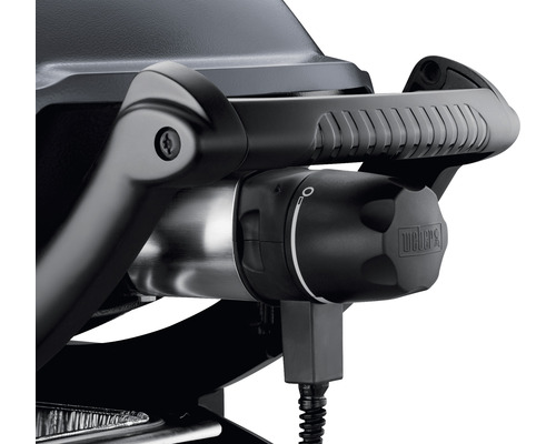 Detailansicht eines Weber Grills mit Bedienknopf und Griff