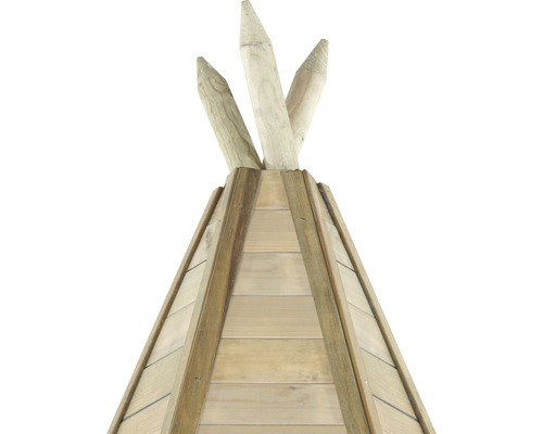 Detailansicht eines Holz-Tipi-Zeltes