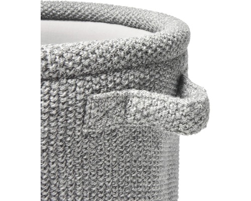 Detailaufnahme eines Strickkorbs mit Tragegriff