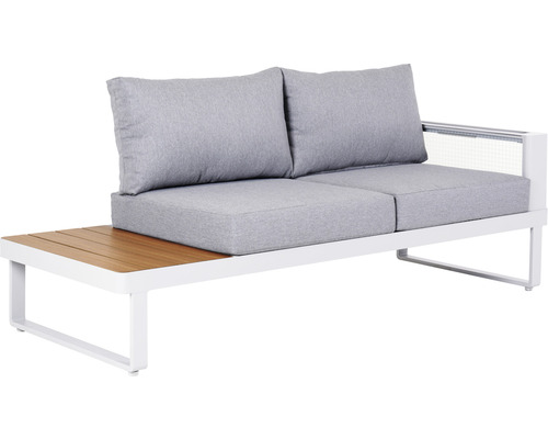 Gartenlounge mit grauen Kissen und weißem Rahmen