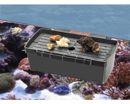 Eheim Logo auf einem Aquarium Innenfilter mit Filtermedien im Aquarium